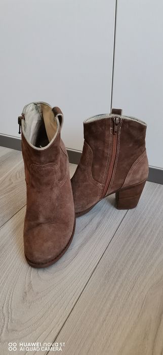 Ghete de piele intoarsa