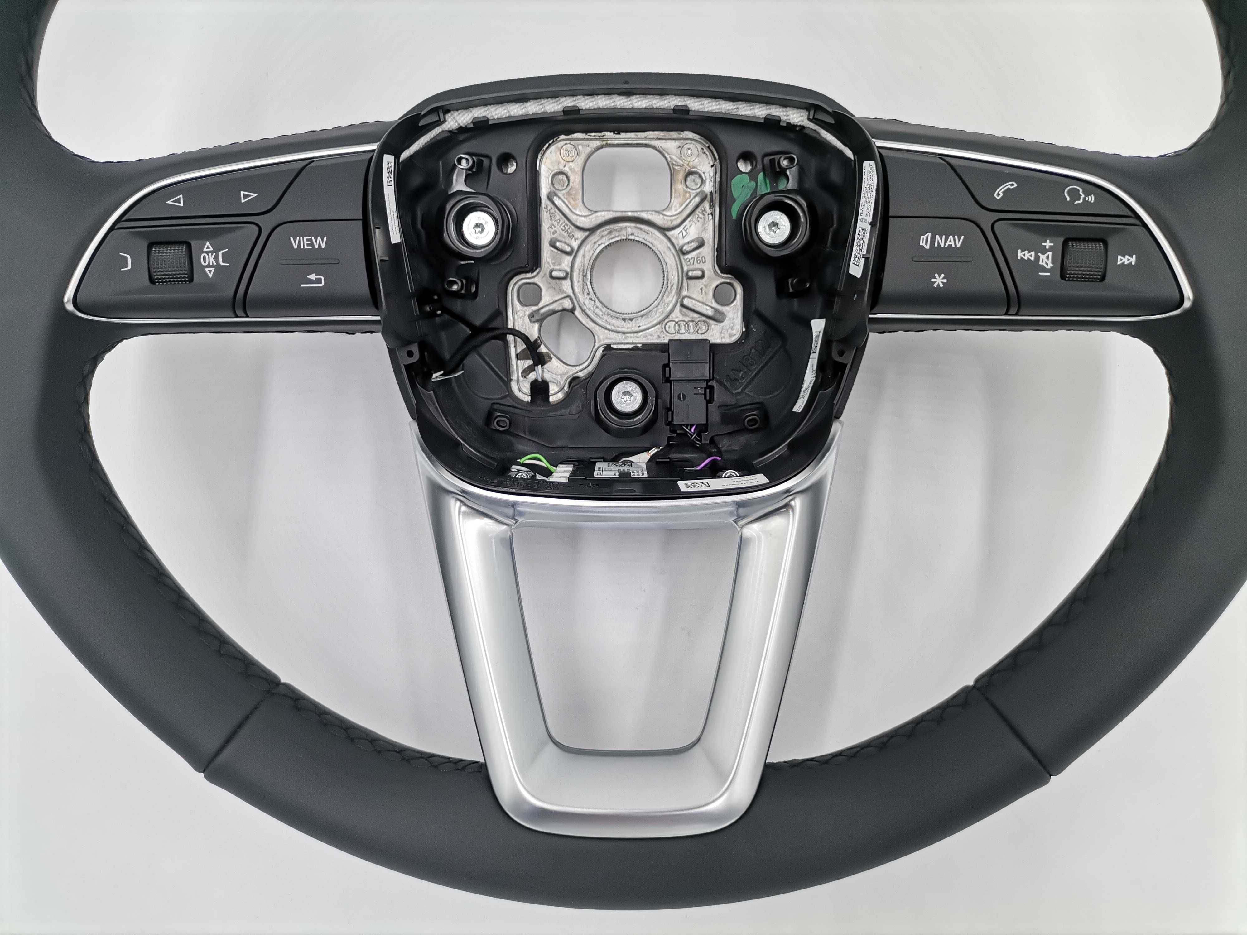 Нов Черен Кожен Волан Audi Q2 GA 81A 81A419091AE