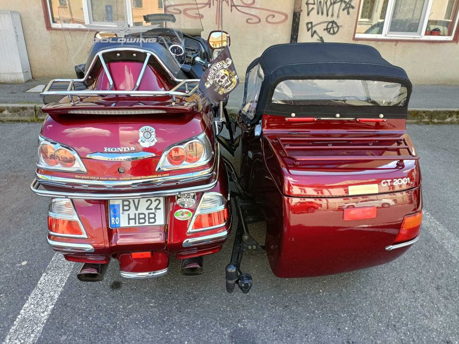 Vand Honda Goldwing 1800 cu atas de 2 locuri din 2009