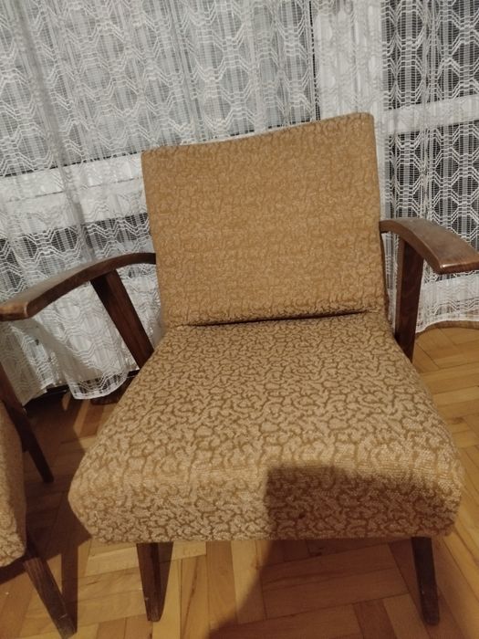 Две ретро кресла