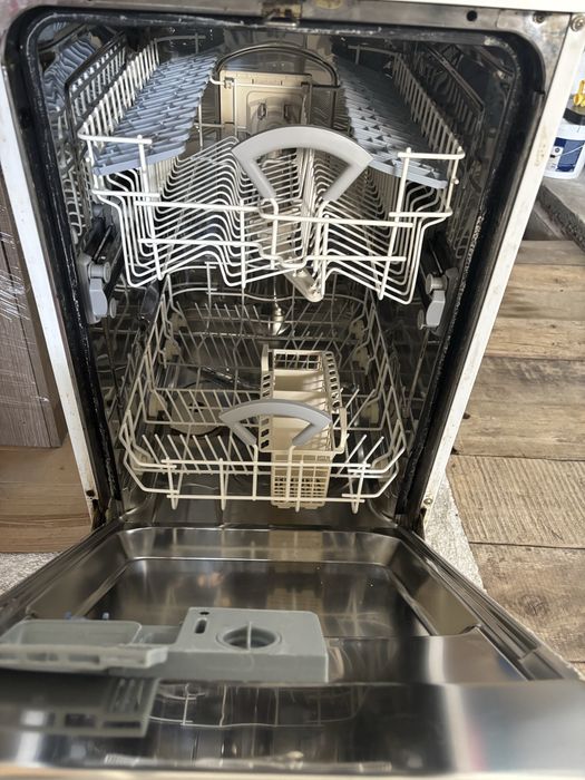 Съдомиялна hotpoint ARISTON LD44 АРИСТОН