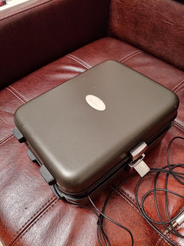Слушалки Audio-Technica W5000