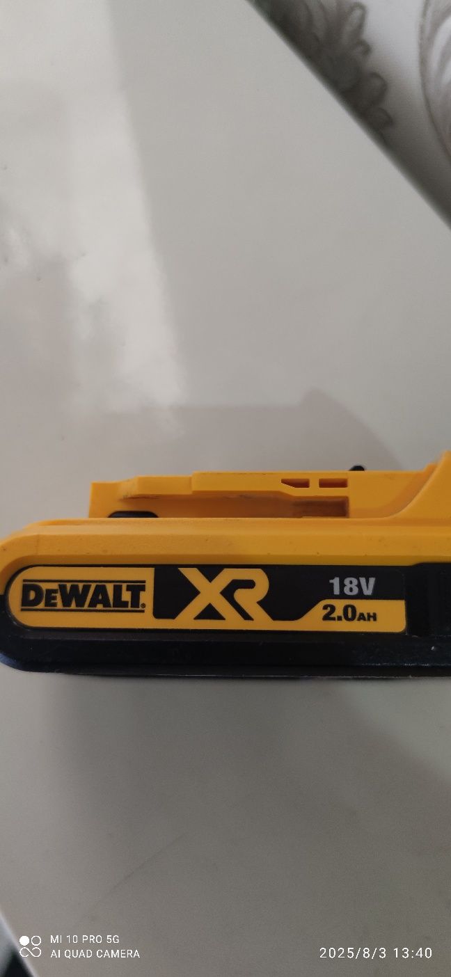 DeWalt batarekasi. Sotiladi.