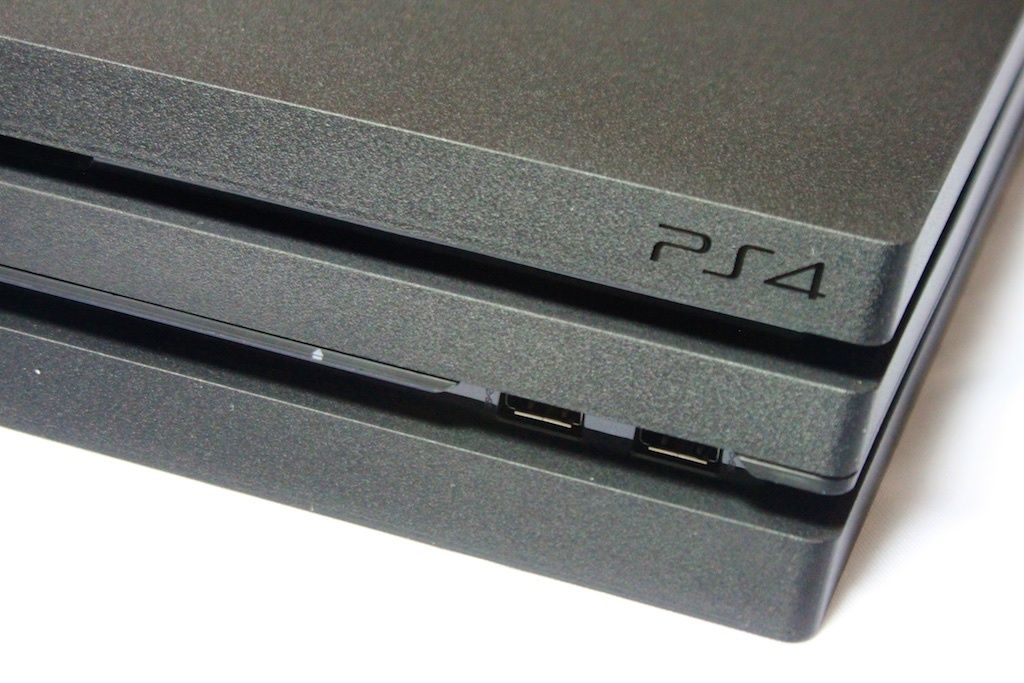 PlayStation 4 pro sotiladi