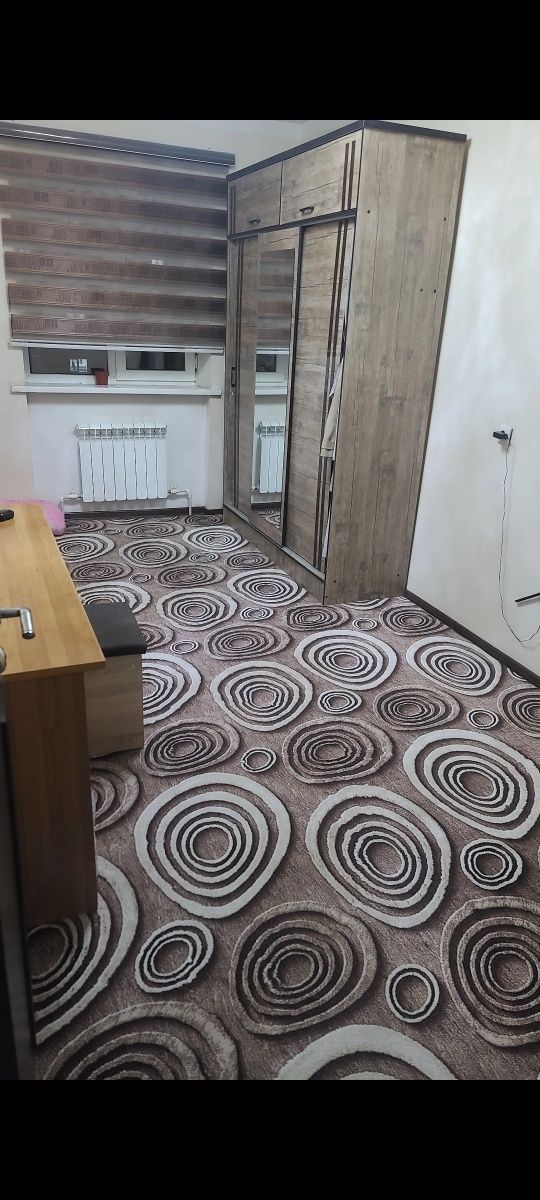 Sergeli Metro 3 bekat 2 ta qiz olamiz 75$+k. Yoki xona beriladi 150$+k