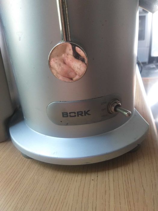 Продам электрическую соковыжималку