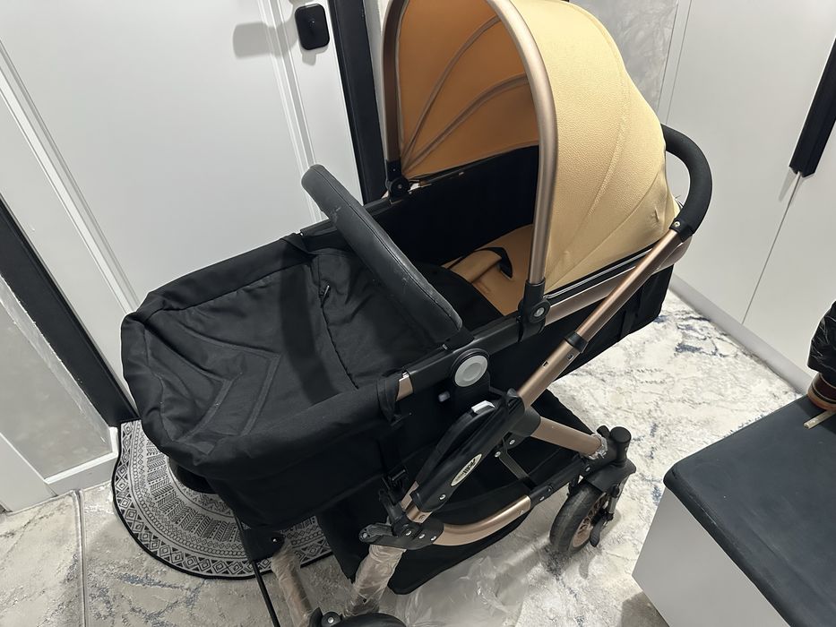 Продается коляска  в отличном состоянии.