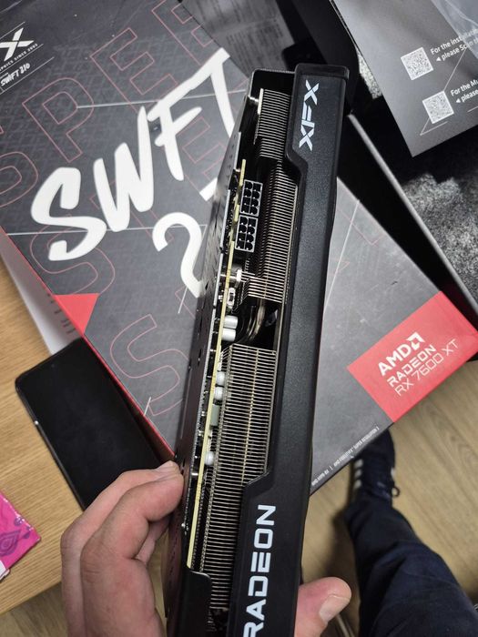 XFX RX 7600 XT 16 GB