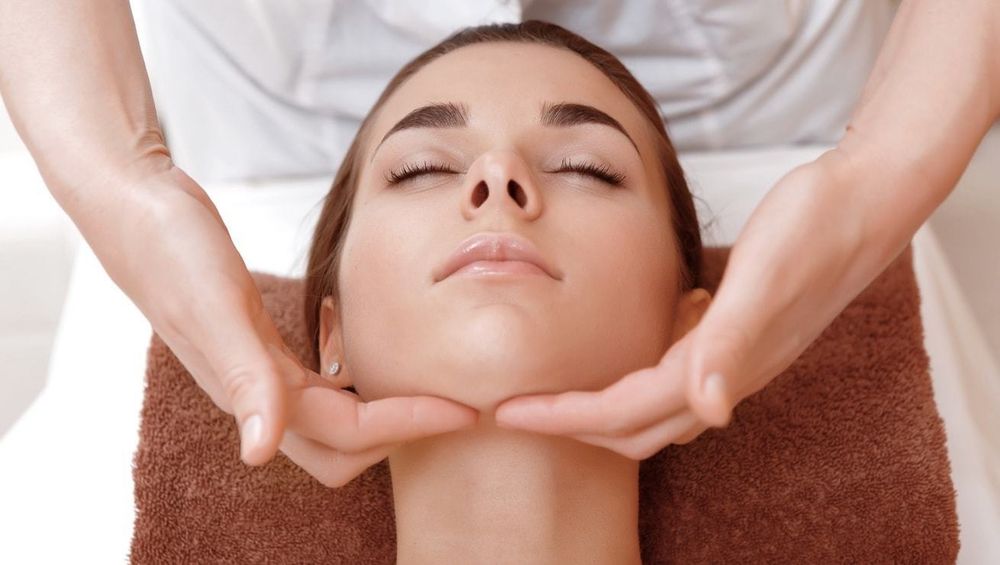 Массаж лечение грыж протрузия суставов лицевой массаж пластика