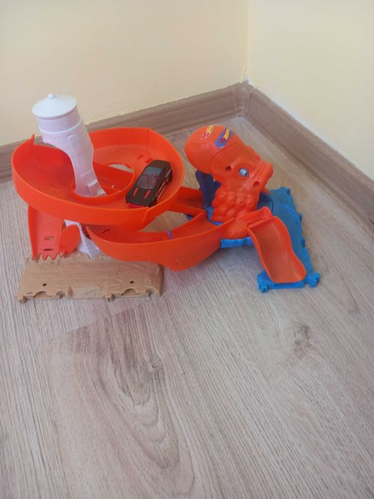 How wheels писта