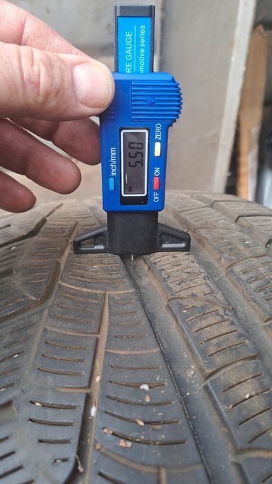 Pirelli sotto zero M+S  245/40/18  5-6 мм грайфер 2012 г