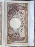 Vind doua bancnote. Fara schimburi ..