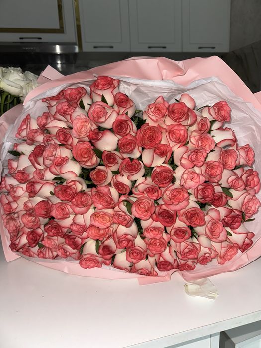 Розовые розы 101 штук