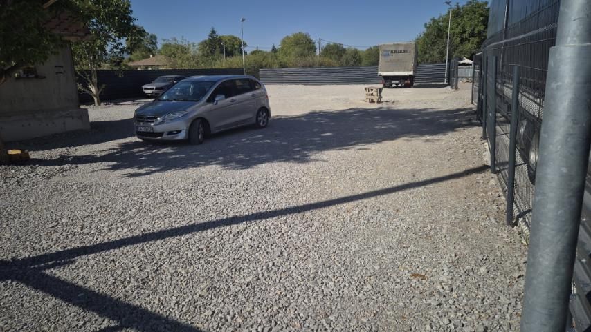 Дава се под наем Парцел в София, Република 2 - 850 кв.м за 800 € - Снимка #9