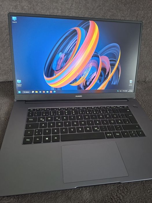 Laptop Huawei UltraSubtire + Programe de Diagnoze Auto