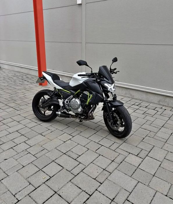 Kawasaki Z 650 Kawasaki Z650 limitată la 35 kW, perfectă pentru permis A2!