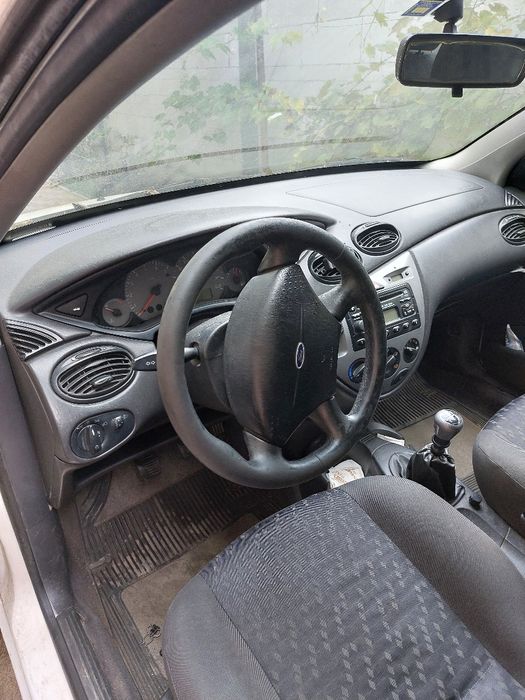 Vând Ford Focus 1.8 TDDI