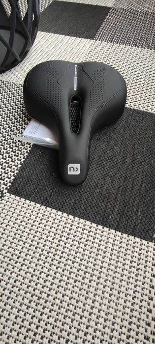 Чисто нови седалки за колело