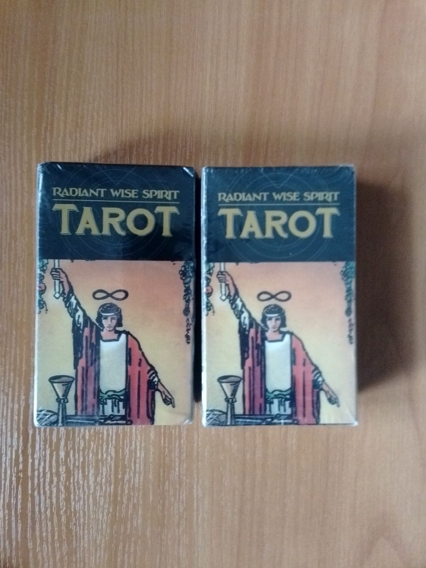 Продавам Класически карти Таро