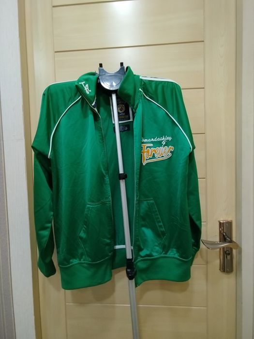 Спортивная куртка.  Привозная.