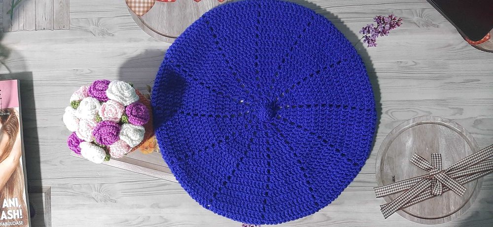 Beretă croșetată manual