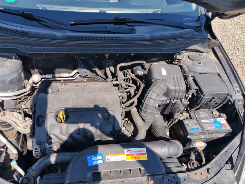 KIA ceed 1.4 benzina 2011 cash sau rate