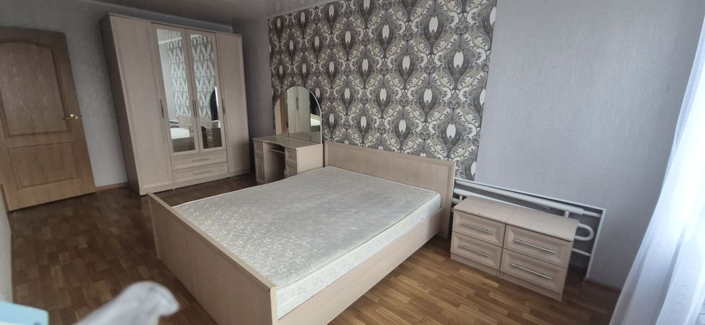 Продается спальный гарнитур