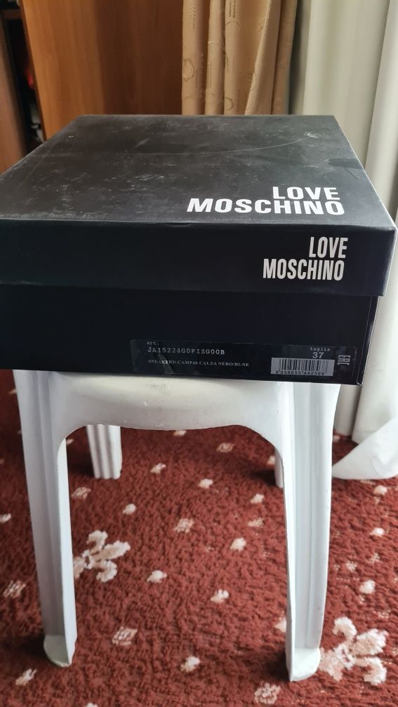 Сникърси LOVE MOSCHINO 37 номер