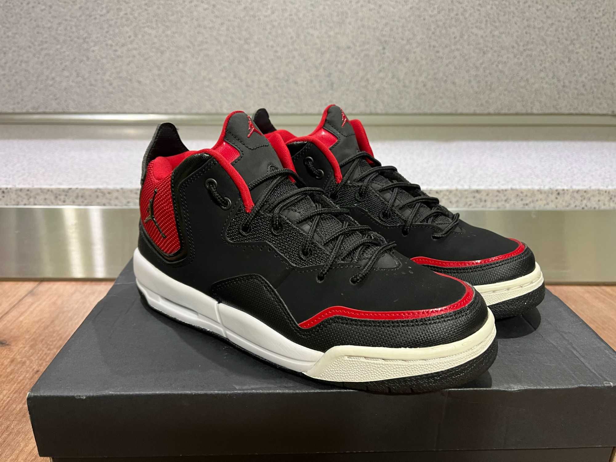 ОРИГИНАЛНИ *** Nike Air Jordan Courtsde 23 / Black Red