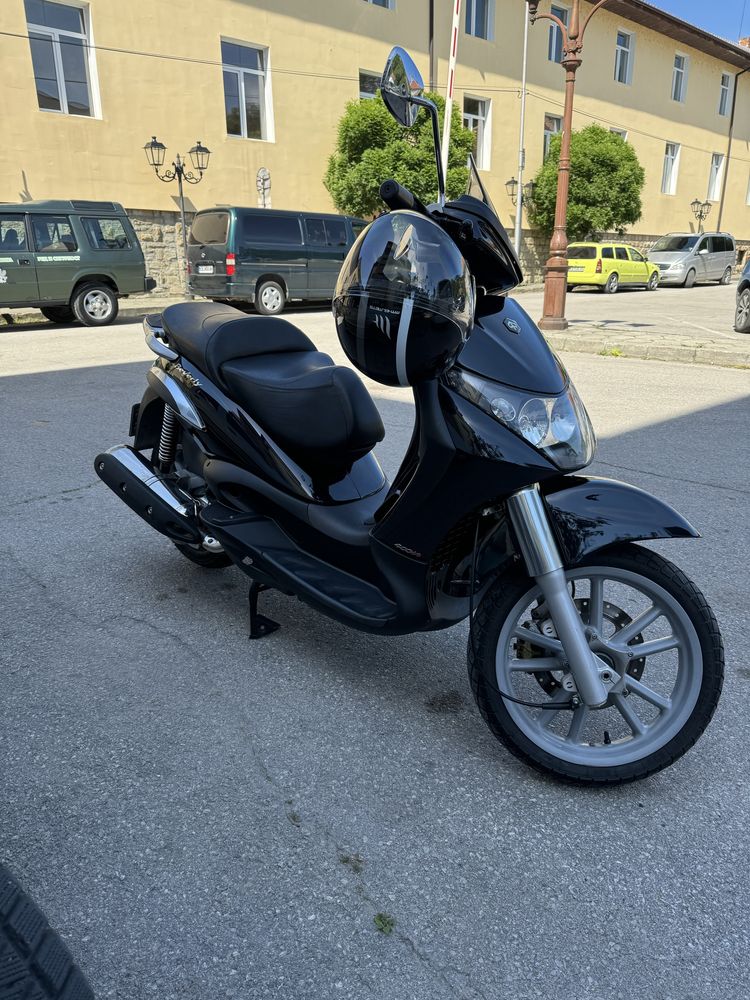 Скутер Piaggio Beverli 400ie