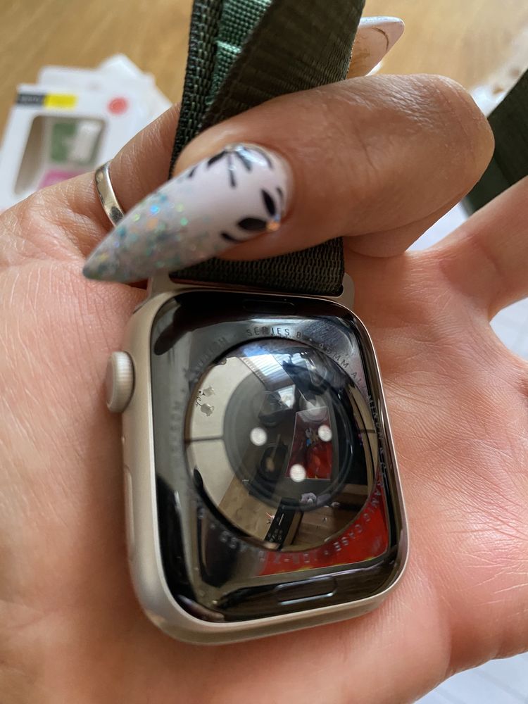 Оригинален часовник в гаранция Apple Watch 8 Starliht ! 45 mm