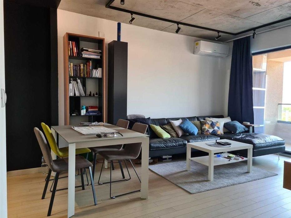 Дава се под наем Двустаен апартамент в Бургас, Славейков - 68 кв.м за 204 € - Снимка #1