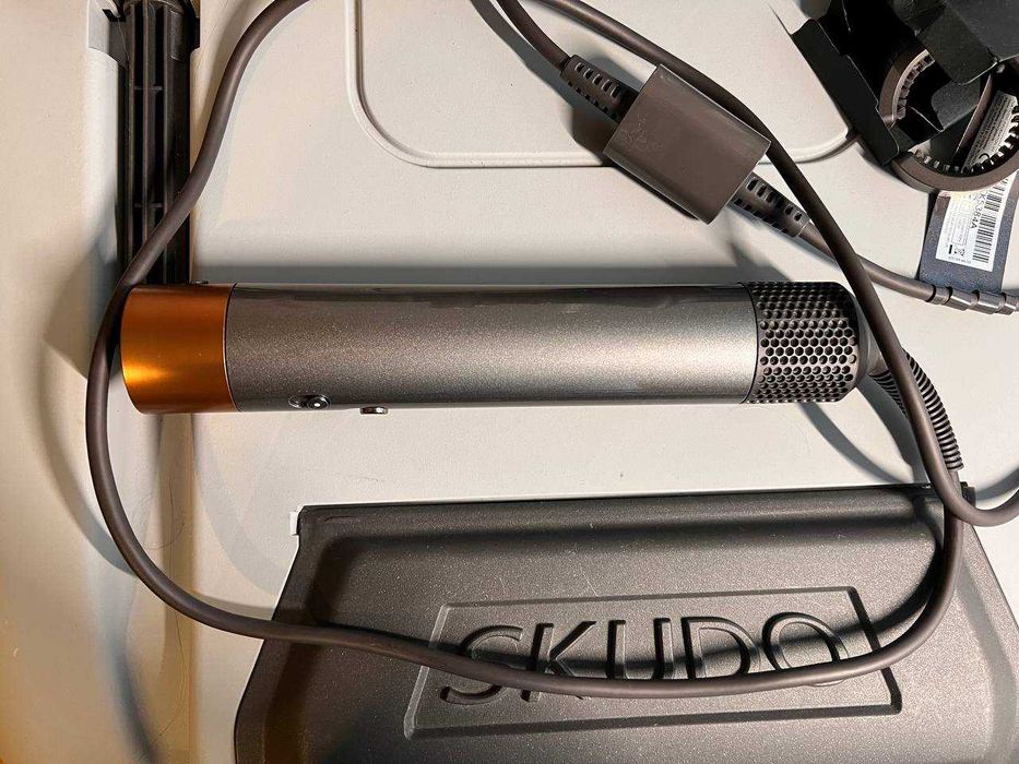 Dyson Airwrap пълен комплект