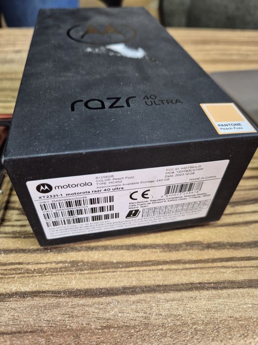 Motorola razr 40 ultra, Dual SIM, 8GB RAM, 256GB, 5G, Peach Fuzz
