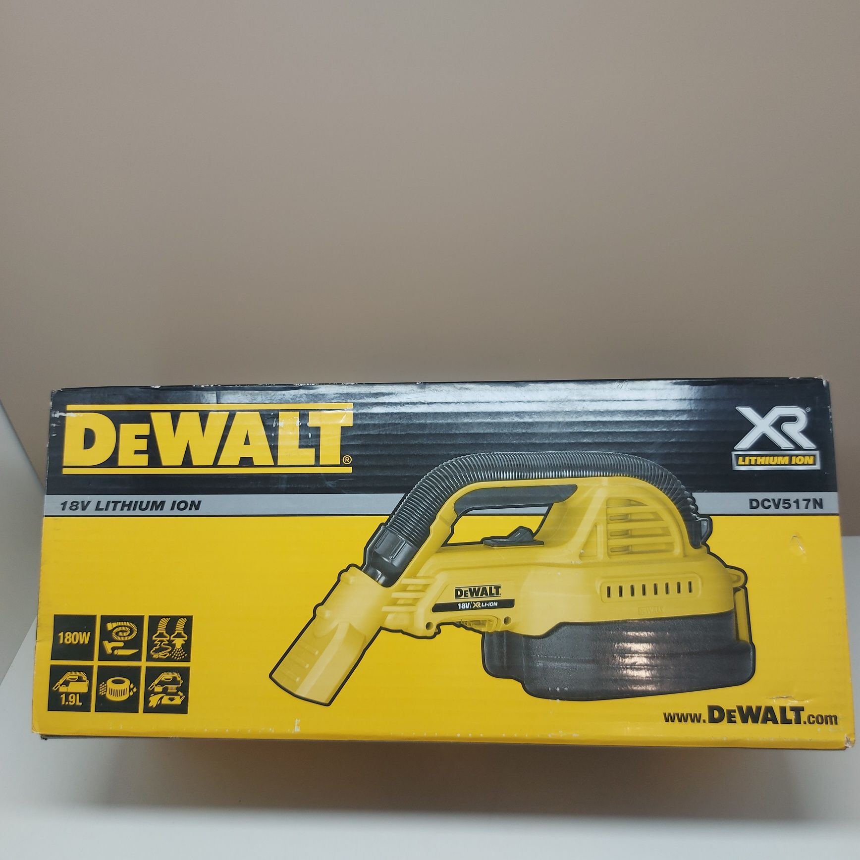 Промоция.Акумулаторна прахосмукачка DEWALT DCV517N