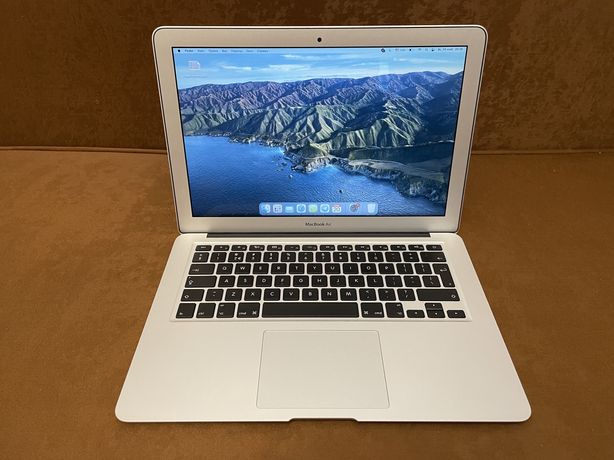 Macbook Air 13’ 2014 в идеальном состоянии