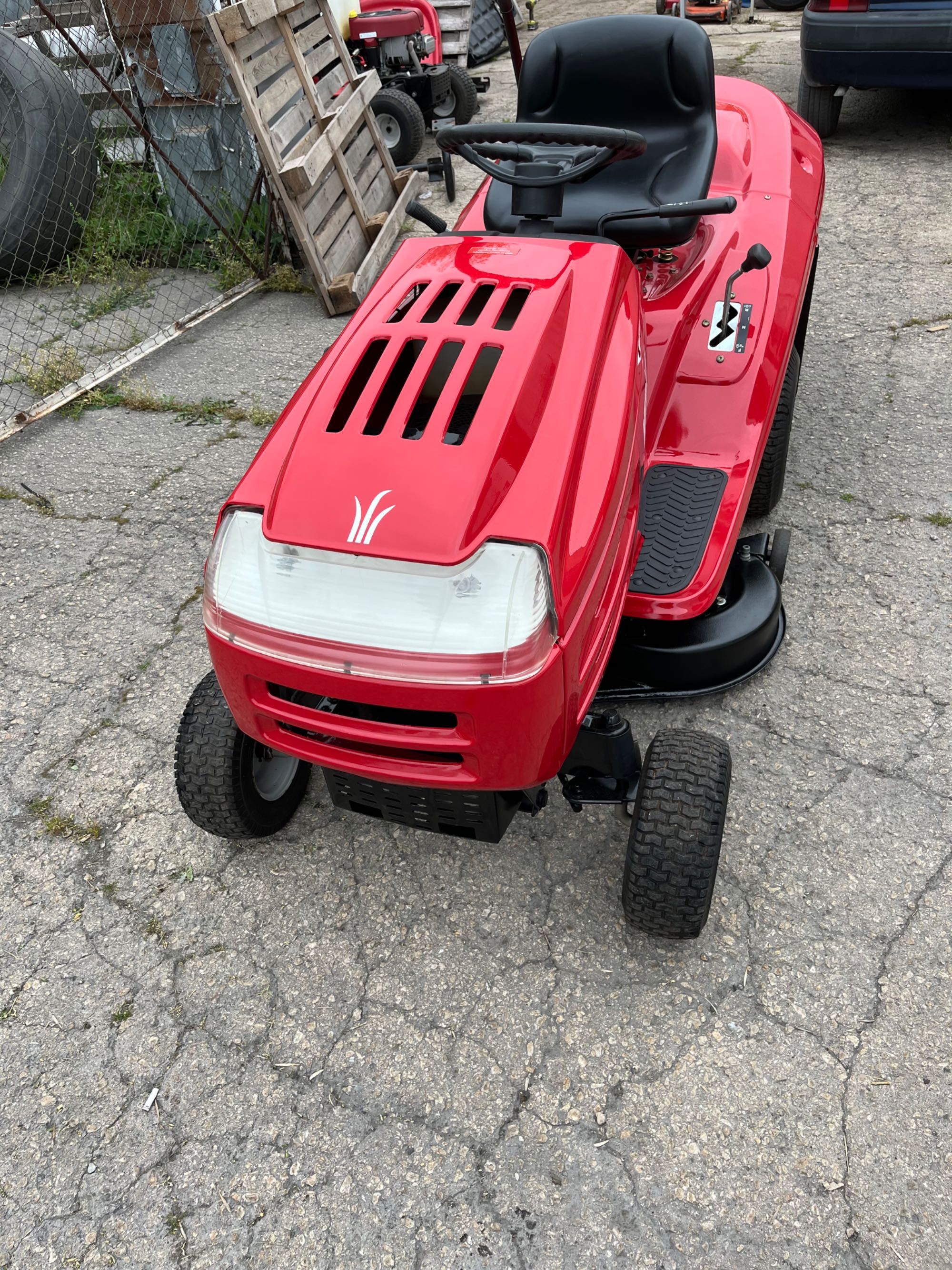 Тракторна косачка MTD Briggs 17.0hp почти нова