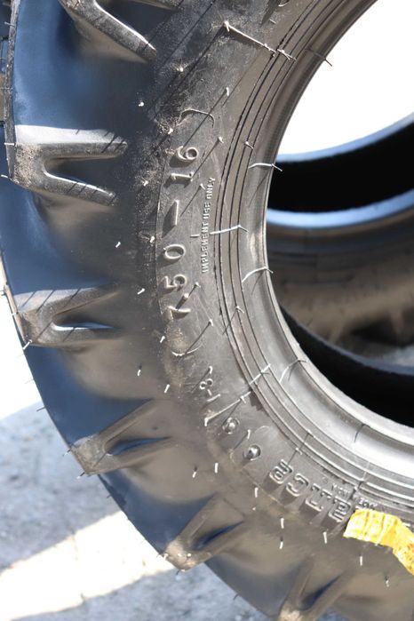 7.50-16 Alliance Cauciucuri tractiune de tractor livrare oriunde