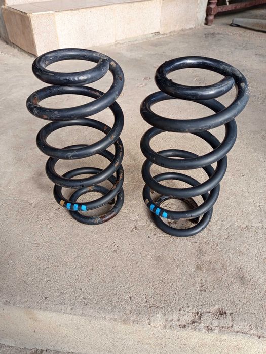 Предни пружини за Ауди А4 Б5 2.5 150 к.с