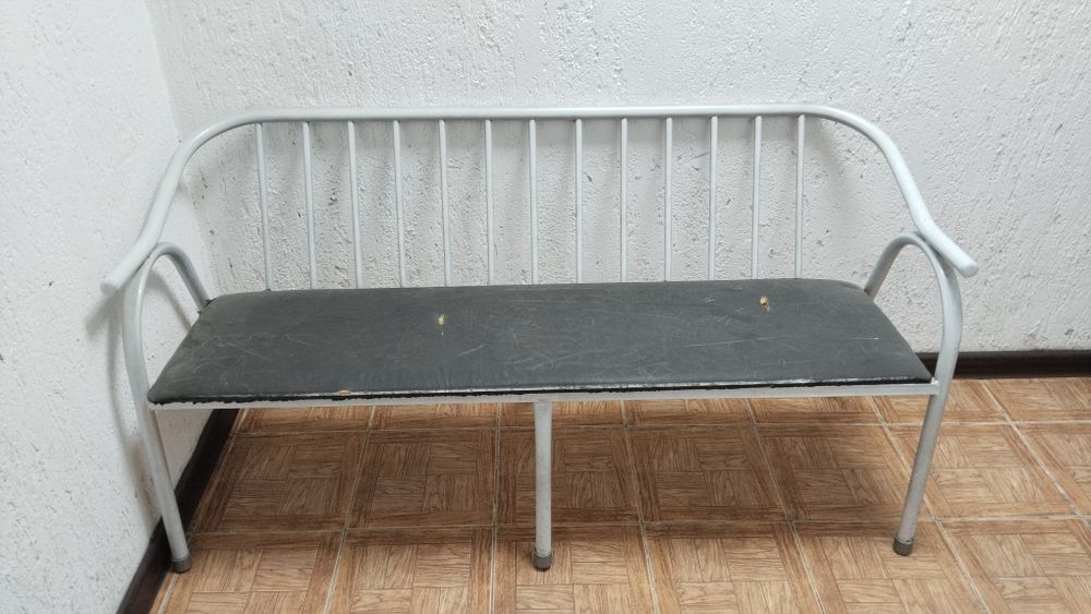 Длинный стул. Стул длинный