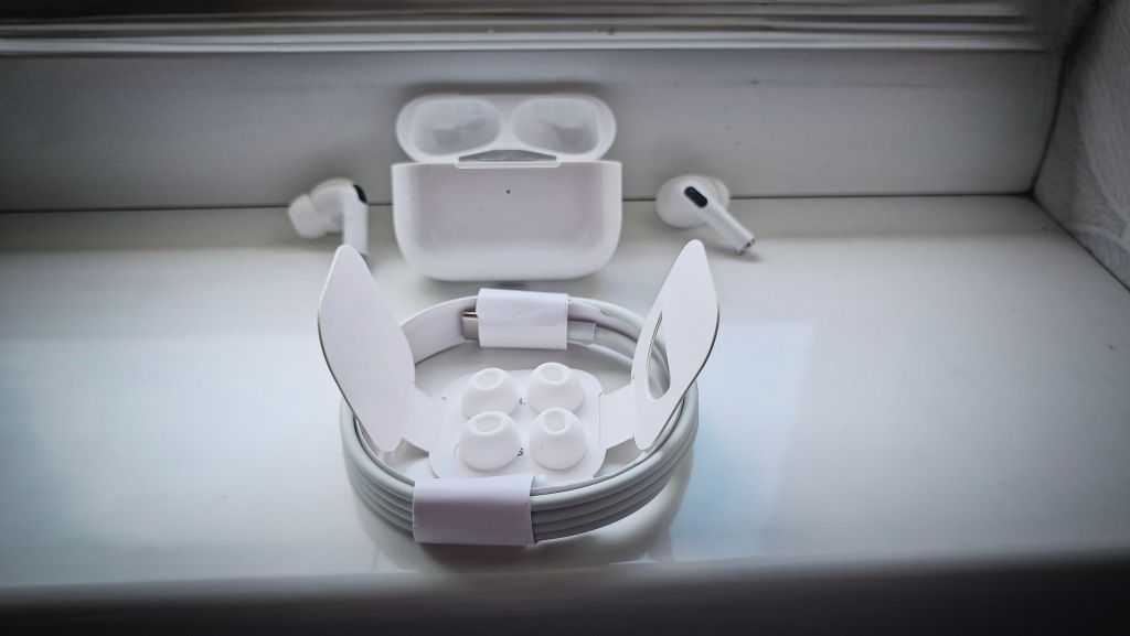 Airpods pro White