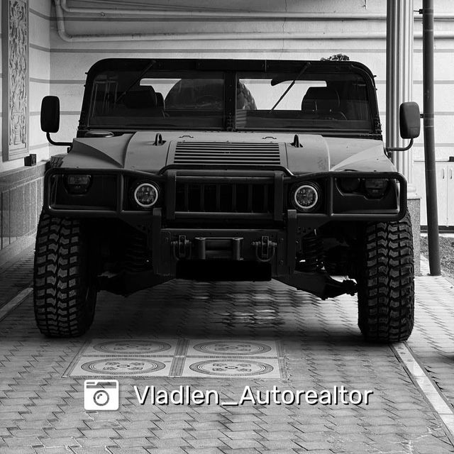 •Hummer H1 6.5L•