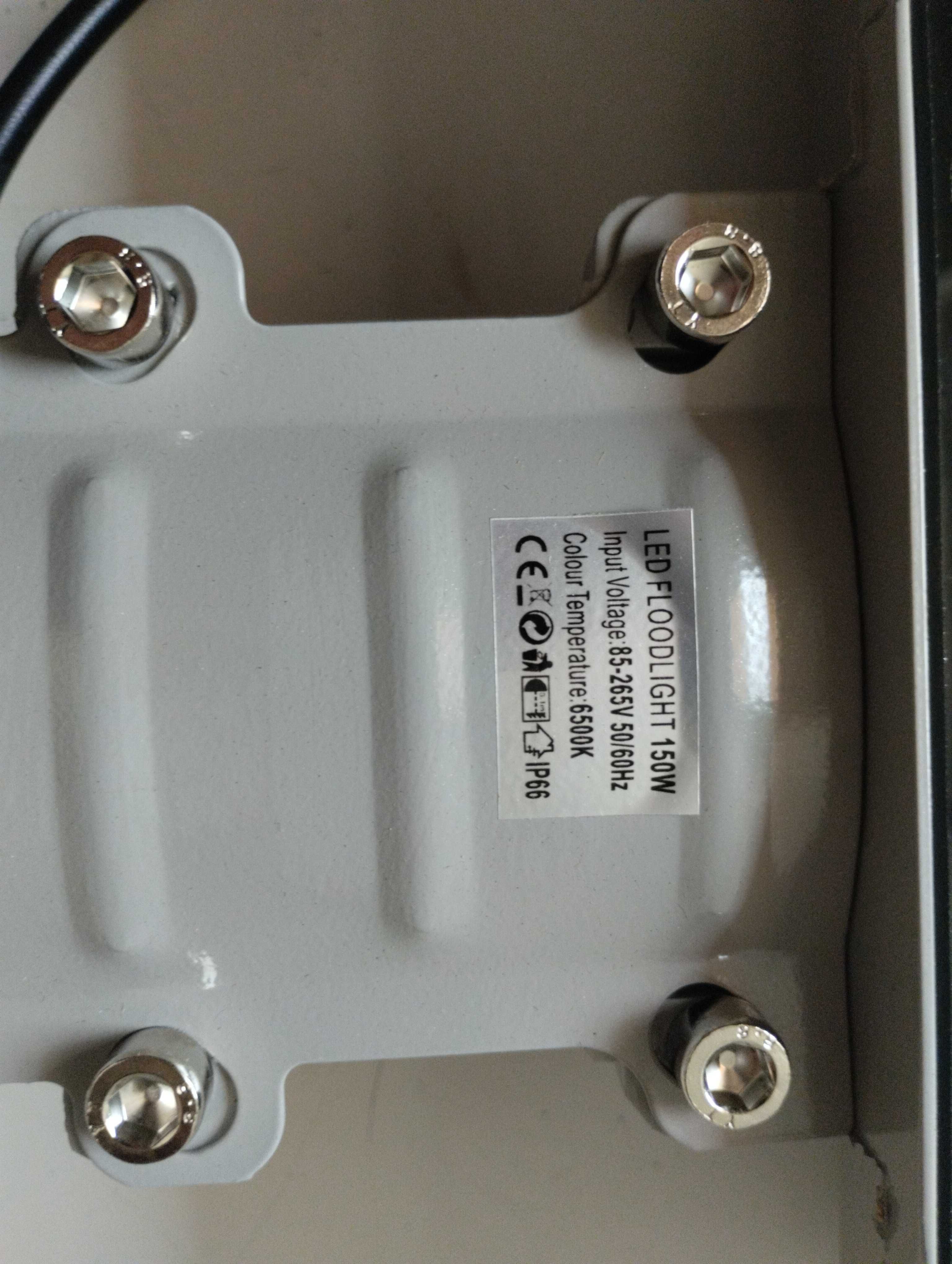 Продам прожектор светодиодный Floodlight 150W IP66
