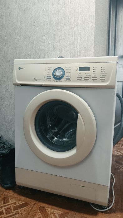 Продам стиральную машину Lg
