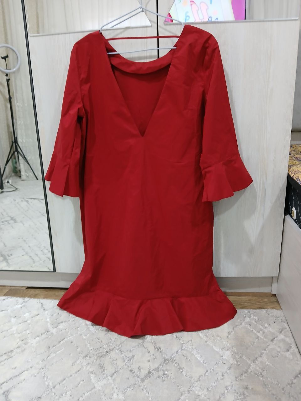 Красное платье от бренда Zara