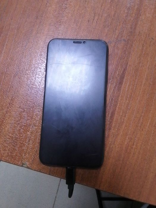 Продам айфон 10.