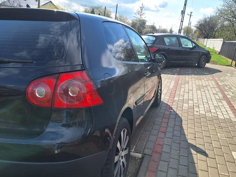 Vând golf 5 an 2006