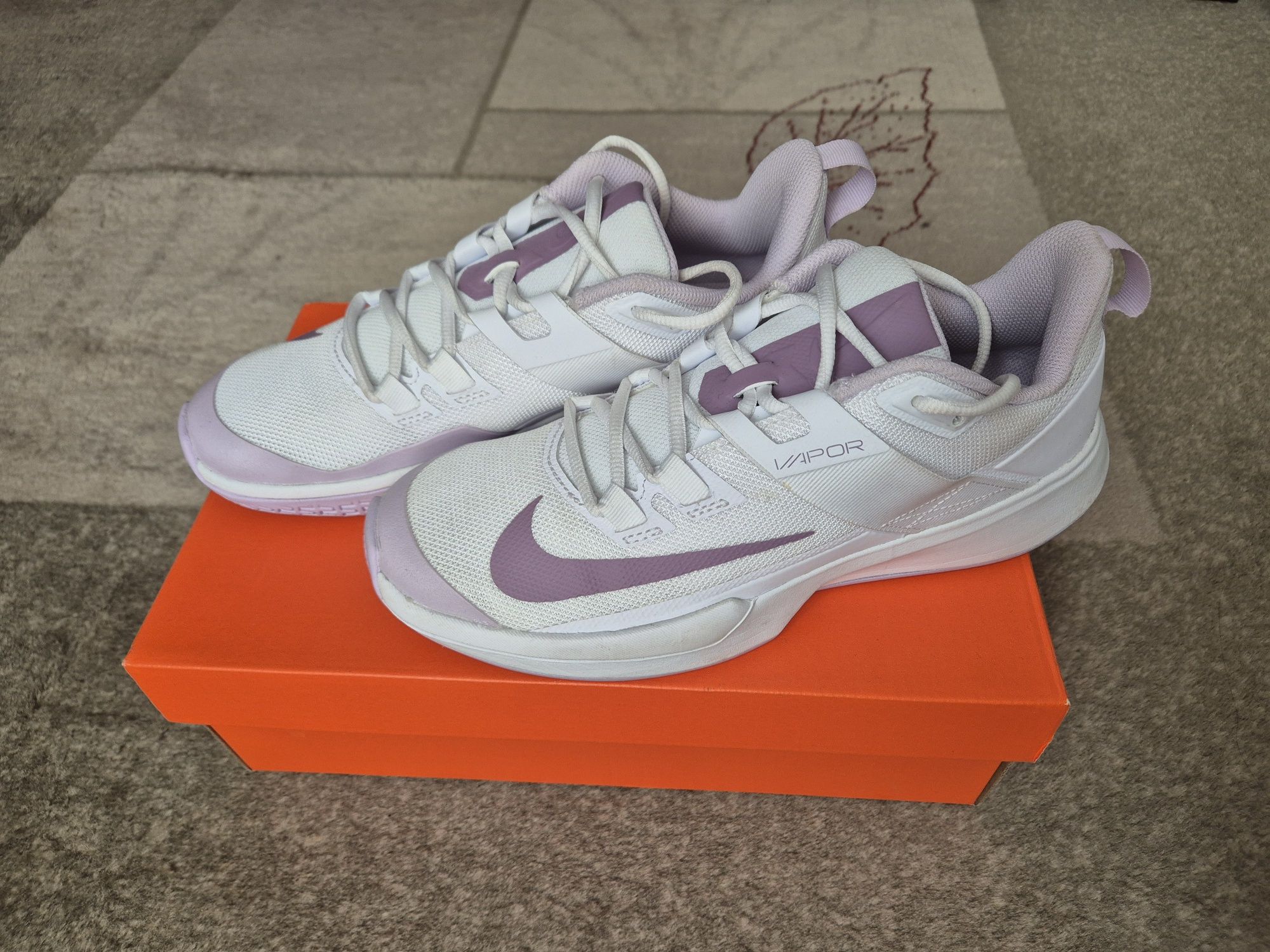 Маратонки w nike vapor lite hc