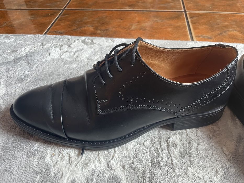 Vand pantofi de piele