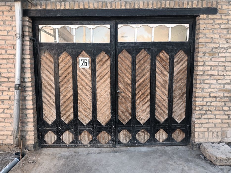 Дарвоза сотилади